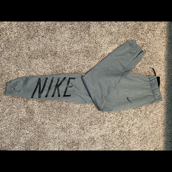 Nike Joggers - Picture 1 of 1